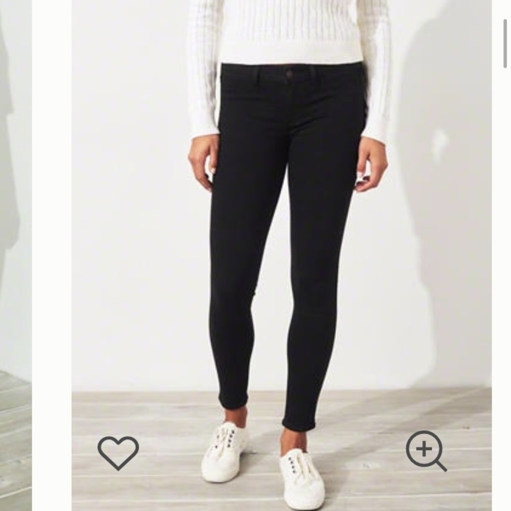Black low rise Hollister jeans
